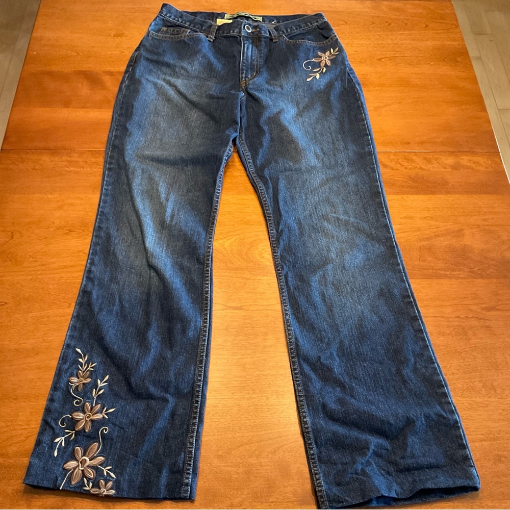 Zena vintage denim Jeans with embroidery.  Size 10
